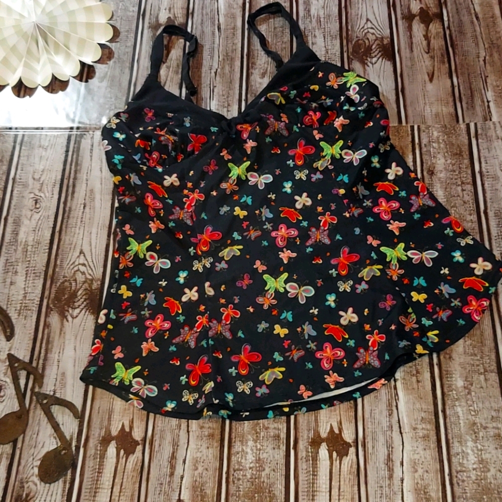 Betsy Johnson Silky Chic Top